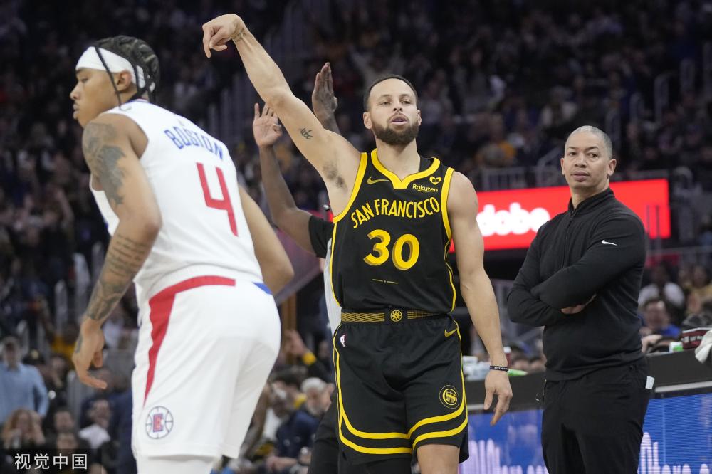 其中包括 其中包括